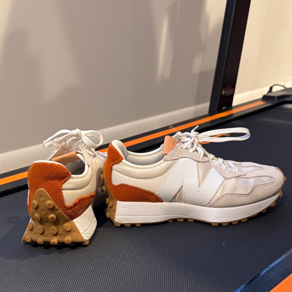 New Balance 327